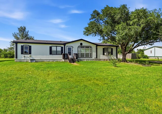 Homes for sale in Sanger, TX | 5894 Stone Creek Dr, Sanger, TX 76266 | MLS# 21319375