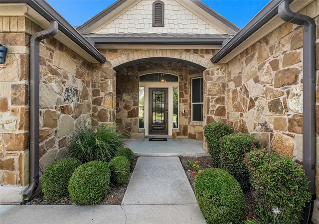 Homes for sale in Woodway, TX | 1201 Drummond Cir, Woodway, TX 76712 | MLS# 21318993