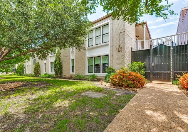 Photo 3 of Condo for sale at 5932 Sandhurst Ln #216, Dallas, TX 75206 | MLS# 21313731 | Listing updated on 2026-08-07