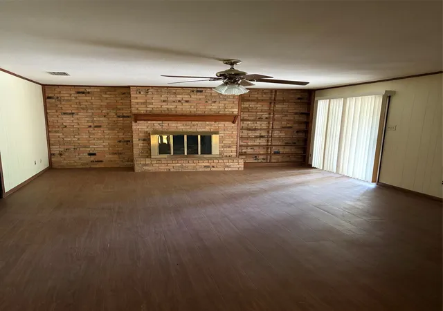 Photo 2 of Single family home for sale at 609 S Ross Ave, Mexia, TX 76667 | MLS# 21319516 | Listing updated on 2026-08-31