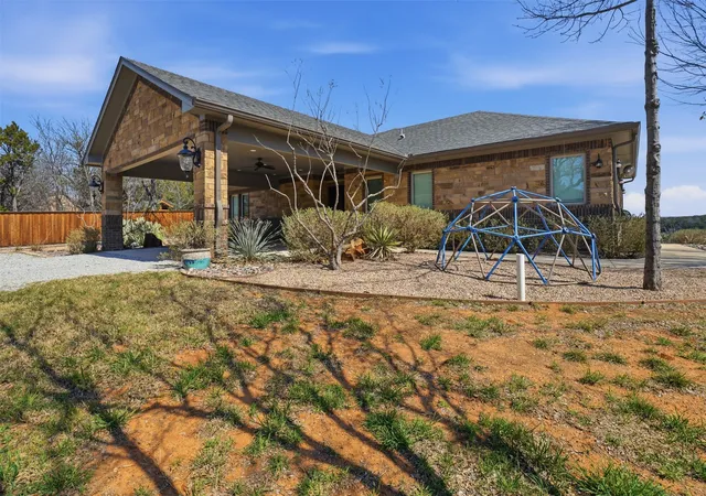 Homes for sale in Palo Pinto, TX | 186 1 Long Dr, Palo Pinto, TX 76484 | MLS# 21319518