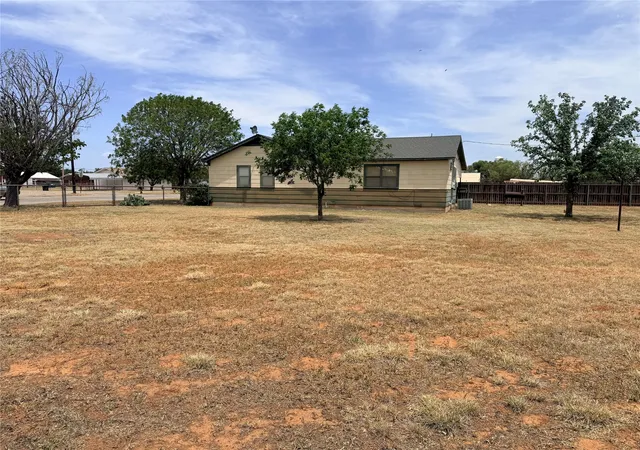 Homes for sale in Aspermont, TX | 901 S Washington Ave, Aspermont, TX 79502 | MLS# 21316912