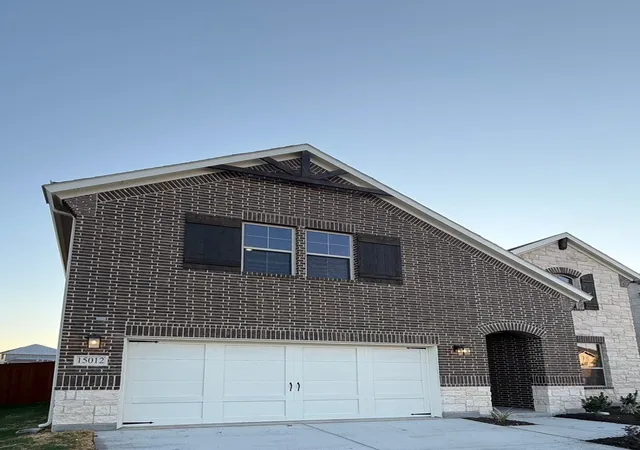 Photo 3 of Single family home for sale at 15012 Green Bluff Dr, Aledo, TX 76008 | MLS# 21315717 | Listing updated on 2026-10-08