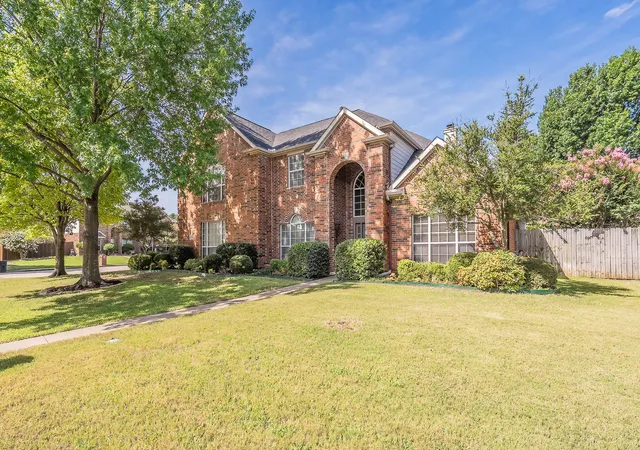 Photo 2 of Single family home for sale at 3001 Saint Lynda Dr, Mansfield, TX 76063 | MLS# 21260785 | Listing updated on 2026-10-07