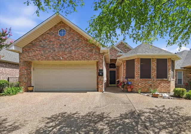 Homes for sale in Corinth, TX | 1609 Villa Ct, Corinth, TX 76210 | MLS# 21313949
