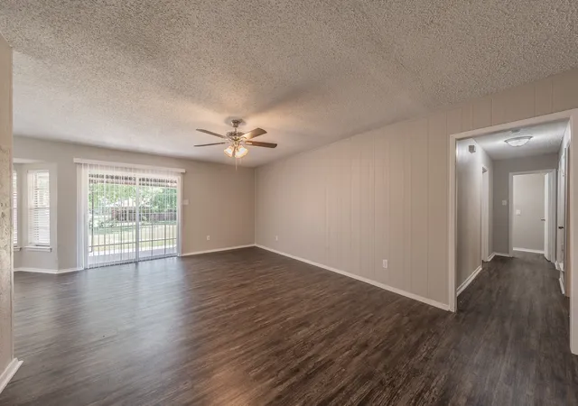 Photo 4 of Sale Pending at 717 Blue Ridge Trl, Fort Worth, TX 76179 | MLS# 21319558 | Listing updated on 2026-09-04