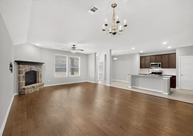 Photo 3 of Single family home for sale at 1901 Bishop Barrel Ln, Wylie, TX 75098 | MLS# 21315378 | Listing updated on 2026-09-29