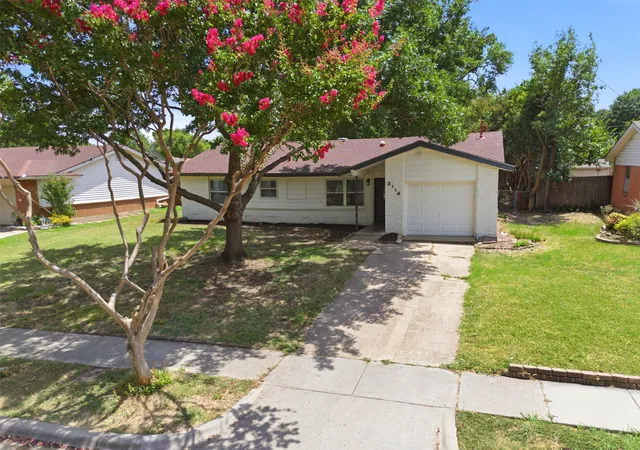 Photo 1 of Single family home for sale at 2114 Brookshire St, Arlington, TX 76010 | MLS# 21319499 | Listing updated on 2026-08-26