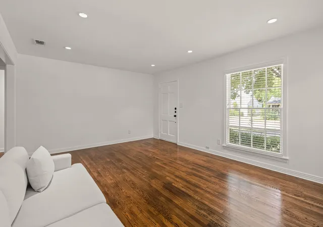 Photo 3 of Single family home for sale at 2725 Wayside Ave, Fort Worth, TX 76110 | MLS# 21318209 | Listing updated on 2026-08-26