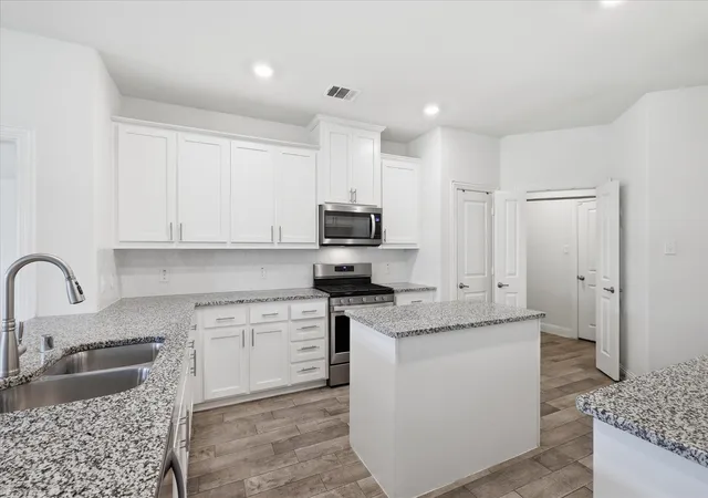 Photo 4 of Single family home for sale at 1416 Trailwood Ter, Little Elm, TX 76227 | MLS# 21316861 | Listing updated on 2026-09-21