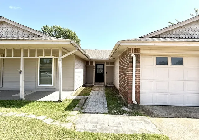 Photo 2 of Single family home for sale at 2661 Berkshire Ln, Grand Prairie, TX 75052 | MLS# 21294808 | Listing updated on 2026-08-24