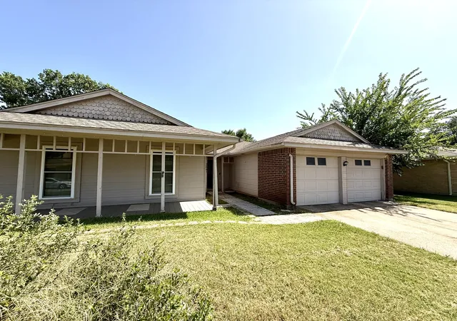 Photo 4 of Single family home for sale at 2661 Berkshire Ln, Grand Prairie, TX 75052 | MLS# 21294808 | Listing updated on 2026-08-24