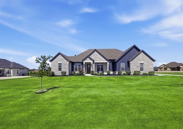 Photo 3 of Single family home for sale at 901 Medaris Wy, Azle, TX 76020 | MLS# 21319290 | Listing updated on 2026-09-26