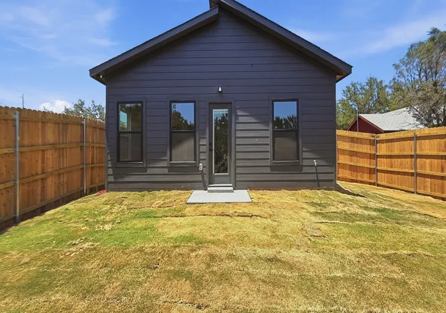 Photo 4 of Sale Pending at 2506 Hercules Ct, Granbury, TX 76048 | MLS# 21317912 | Listing updated on 2026-07-27