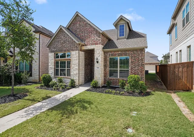 Homes for sale in Argyle, TX | 726 Village Green Dr, Argyle, TX 76226 | MLS# 21318800