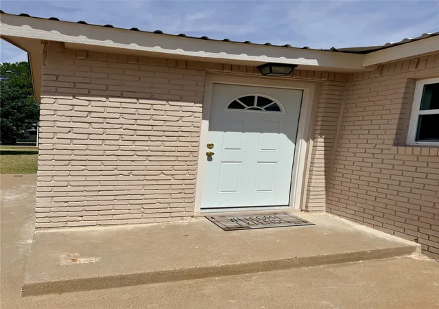 Homes for sale in Aspermont, TX | 424 W Santa Fe Ave, Aspermont, TX 79502 | MLS# 21319575