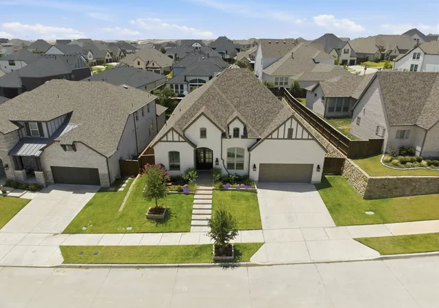 Photo 3 of Single family home for sale at 14213 Overlook Park Dr, Aledo, TX 76008 | MLS# 21304527 | Listing updated on 2026-07-03