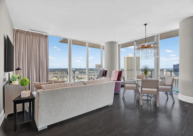 4th image of Omni Residences, Fort Worth, TX 76102