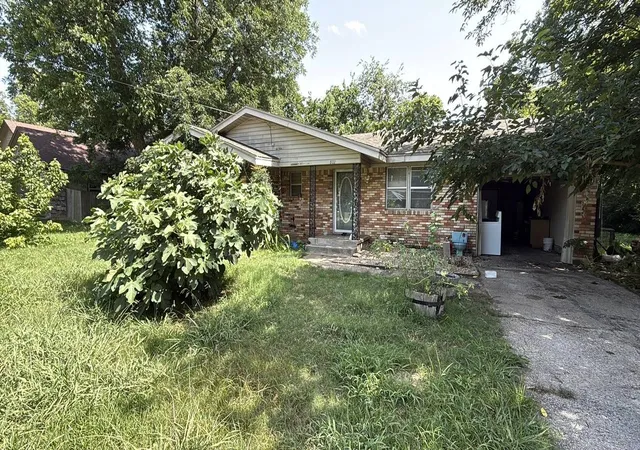 Homes for sale in Tioga, TX | 802 E Main St, Tioga, TX 76271 | MLS# 21319660