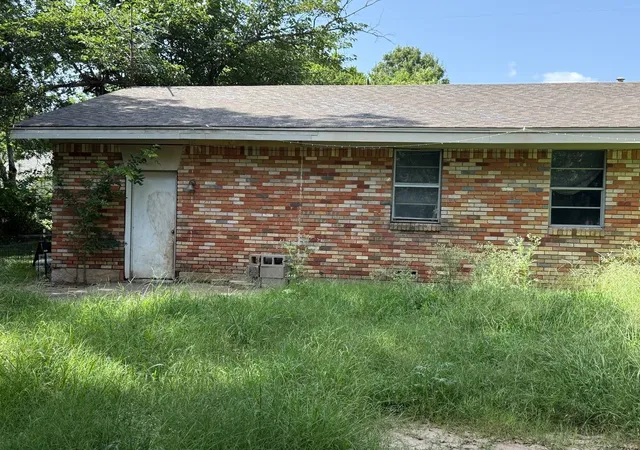 Homes for sale in Tioga, TX | 802 E Main St, Tioga, TX 76271 | MLS# 21319660
