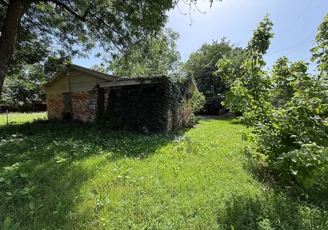 Homes for sale in Tioga, TX | 802 E Main St, Tioga, TX 76271 | MLS# 21319660