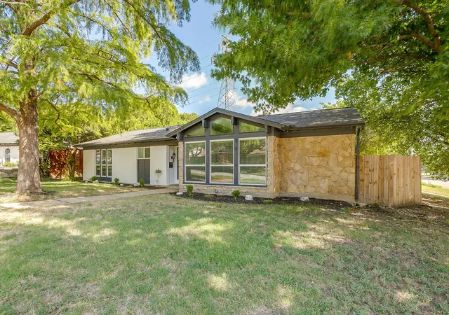 3rd image of 6400 Winn St, Fort Worth, TX 76133 | MLS# 21319046