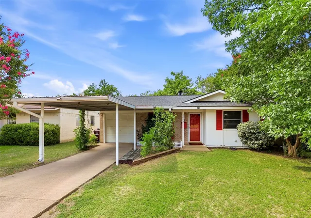 Photo 1 of Single family home for sale at 3005 18th St, Plano, TX 75074 | MLS# 21319141 | Listing updated on 2026-08-29