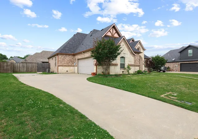 Homes for sale in Pottsboro, TX | 1128 Fountain Creek Blvd, Pottsboro, TX 75076 | MLS# 21286133