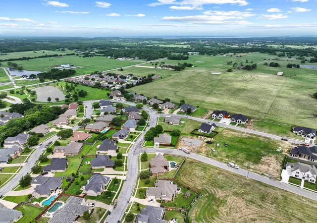 Homes for sale in Pottsboro, TX | 1128 Fountain Creek Blvd, Pottsboro, TX 75076 | MLS# 21286133