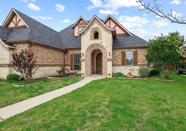 Homes for sale in Pottsboro, TX | 1128 Fountain Creek Blvd, Pottsboro, TX 75076 | MLS# 21286133