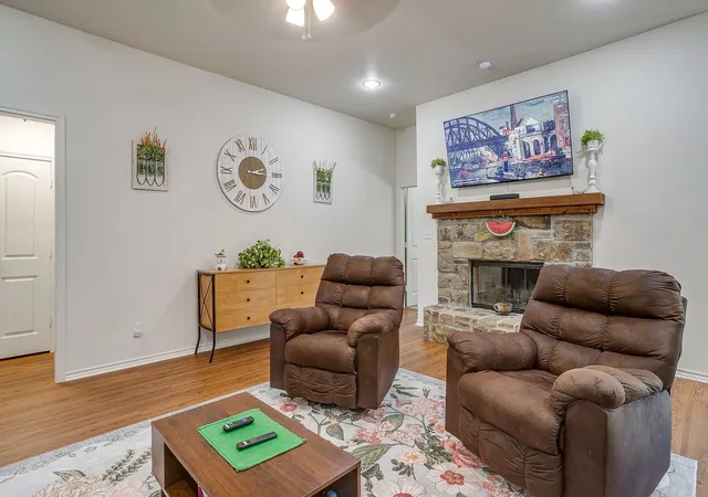 Homes for sale in Springtown, TX | 216 Lovers Path Dr, Springtown, TX 76082 | MLS# 21319796