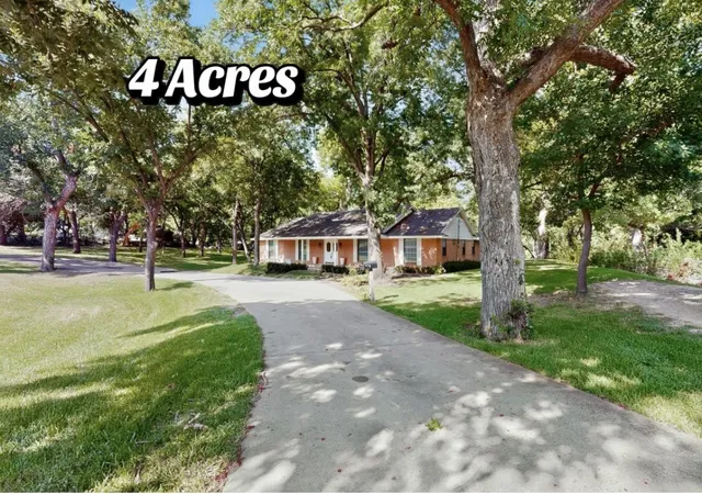 Photo 1 of Sale Pending at 300 N Chattey Rd, De Soto, TX 75115 | MLS# 21319813 | Listing updated on 2026-08-23