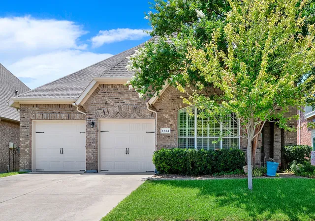 Photo 1 of Single family home for sale at 5724 New Castle Dr, Richardson, TX 75082 | MLS# 21282139 | Listing updated on 2026-08-27