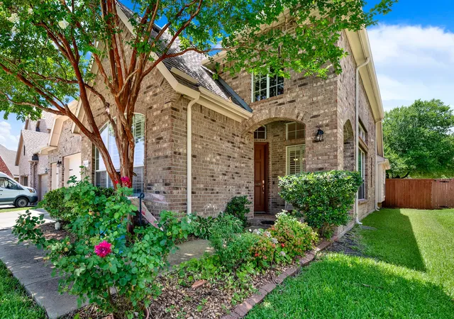 Photo 2 of Single family home for sale at 5724 New Castle Dr, Richardson, TX 75082 | MLS# 21282139 | Listing updated on 2026-08-27