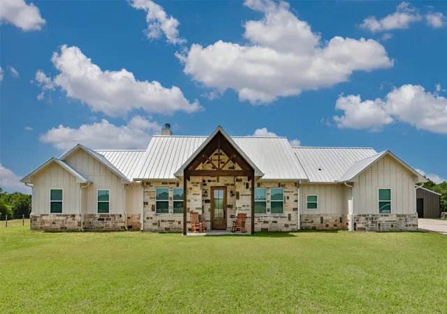 Photo 1 of Single family home for sale at 405 County Road 156, Whitesboro, TX 76273 | MLS# 21319077 | Listing updated on 2026-08-22