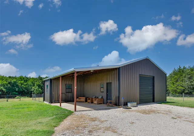 Photo 2 of Single family home for sale at 405 County Road 156, Whitesboro, TX 76273 | MLS# 21319077 | Listing updated on 2026-08-22
