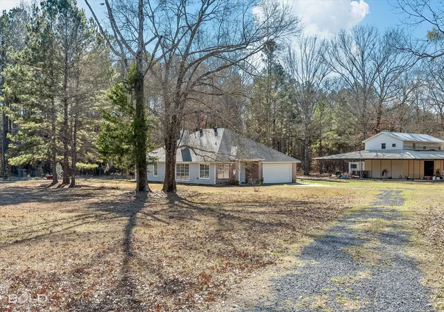 Homes for sale in Benton, LA | 136 Scarborough Rd, Benton, LA 71006 | MLS# 21319394