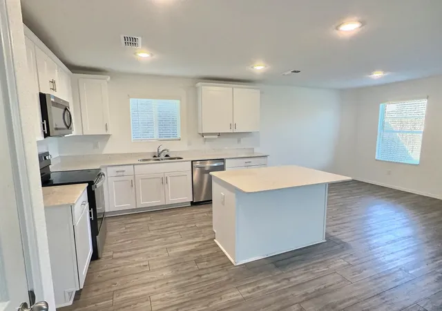 Photo 4 of Single family home for sale at 1431 Embrook Trl, Forney, TX 75126 | MLS# 21319211 | Listing updated on 2026-10-03