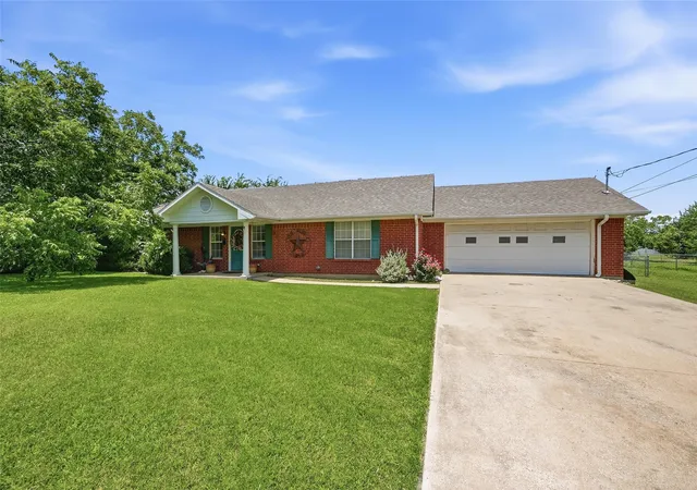 Homes for sale in Whitesboro, TX | 205 3rd St, Whitesboro, TX 76273 | MLS# 21319857