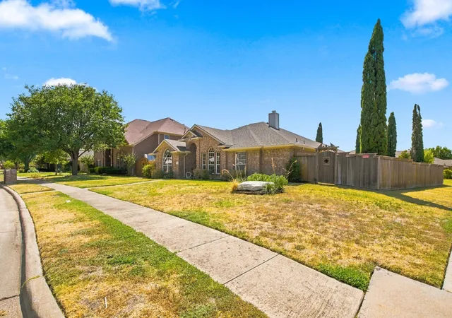 Photo 2 of Single family home for sale at 740 Amhurst Ct, Allen, TX 75002 | MLS# 21319862 | Listing updated on 2026-10-07
