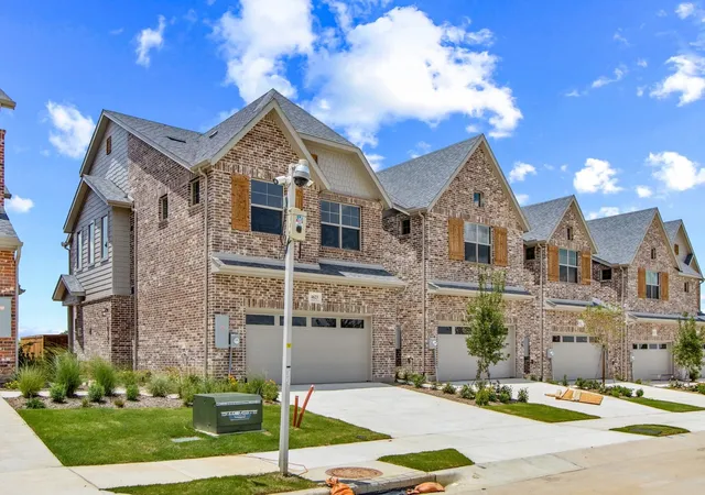 Photo 2 of Townhouse for sale at 4623 Hawks Trl, Little Elm, TX 75068 | MLS# 21319870 | Listing updated on 2026-10-05