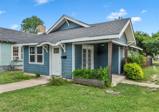 Photo 2 of Single family home for sale at 2425 Mckenzie Ave, Waco, TX 76708 | MLS# 21319496 | Listing updated on 2026-07-28