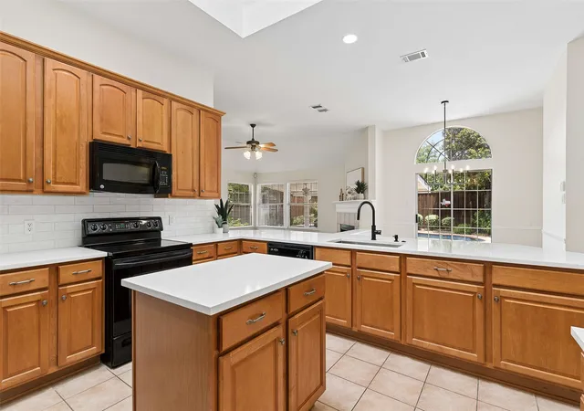 Photo 4 of Single family home for sale at 9818 Asheboro St, Frisco, TX 75035 | MLS# 21319893 | Listing updated on 2026-10-03