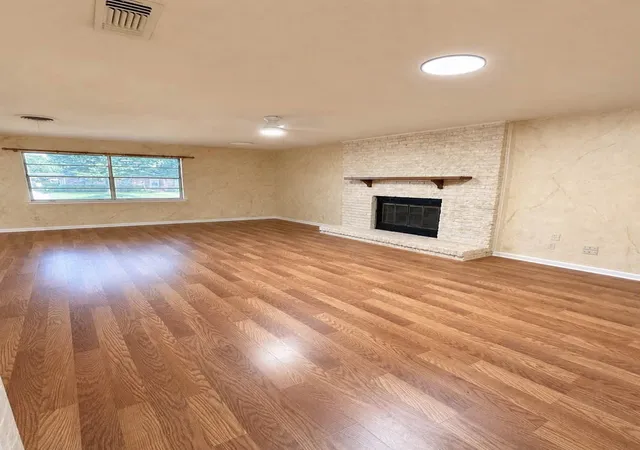 Photo 4 of Single family home for sale at 723 Walnut St, Duncanville, TX 75116 | MLS# 21317456 | Listing updated on 2026-08-19
