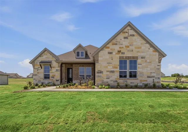 Photo 2 of Single family home for sale at 715 Water Side Dr, Van Alstyne, TX 75495 | MLS# 21317197 | Listing updated on 2026-10-07