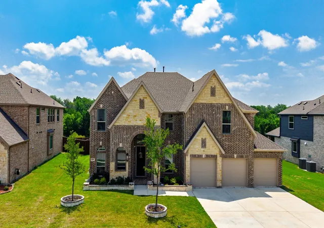 Photo 1 of Sale Pending at 929 Gold Finch Ln, Forney, TX 75126 | MLS# 21319749 | Listing updated on 2026-10-01