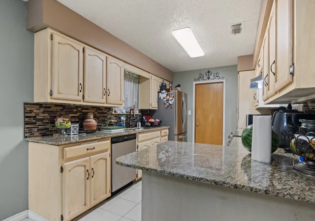 Homes for sale in Mt Pleasant, TX | 206 Carr Dr, Mt Pleasant, TX 75455 | MLS# 21319974