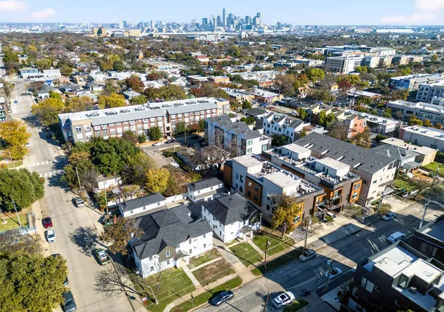 2nd image of 435 & 439 W 9th St, Dallas, TX 75208 | MLS# 21318003