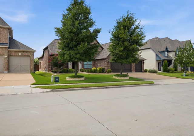 Photo 2 of Single family home for sale at 2814 Spring Creek Trl, Prosper, TX 75078 | MLS# 21319245 | Listing updated on 2026-07-08