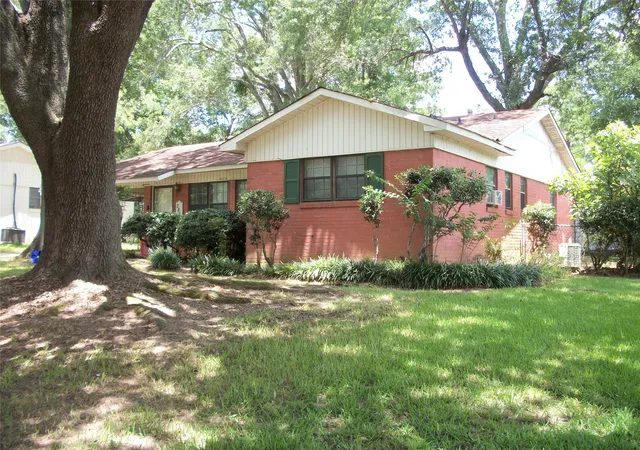 Photo 1 of Single family home for sale at 2806 Kaylin Dr, Shreveport, LA 71118 | MLS# 21319911 | Listing updated on 2026-08-18